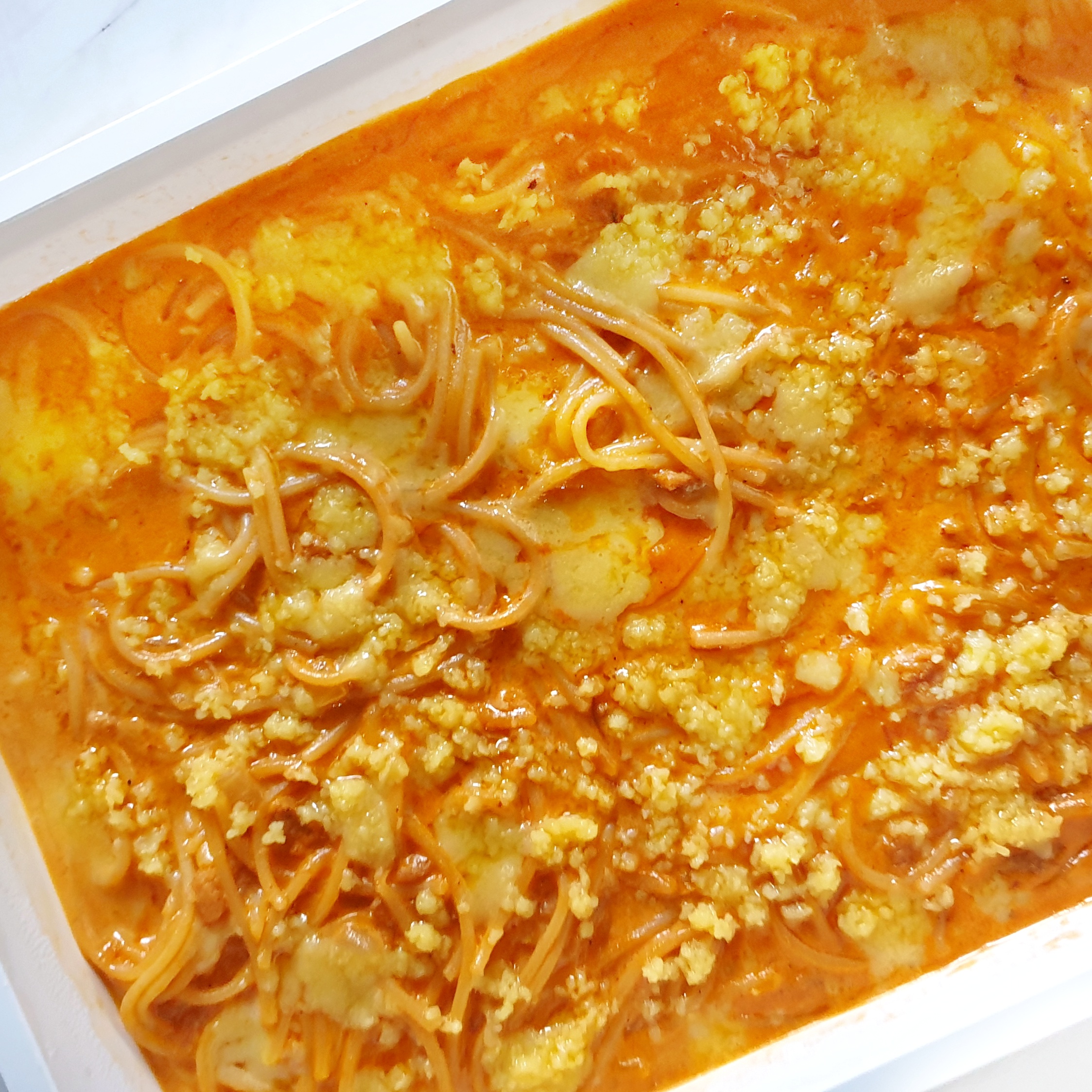 Spaghetti w/ tomato cream