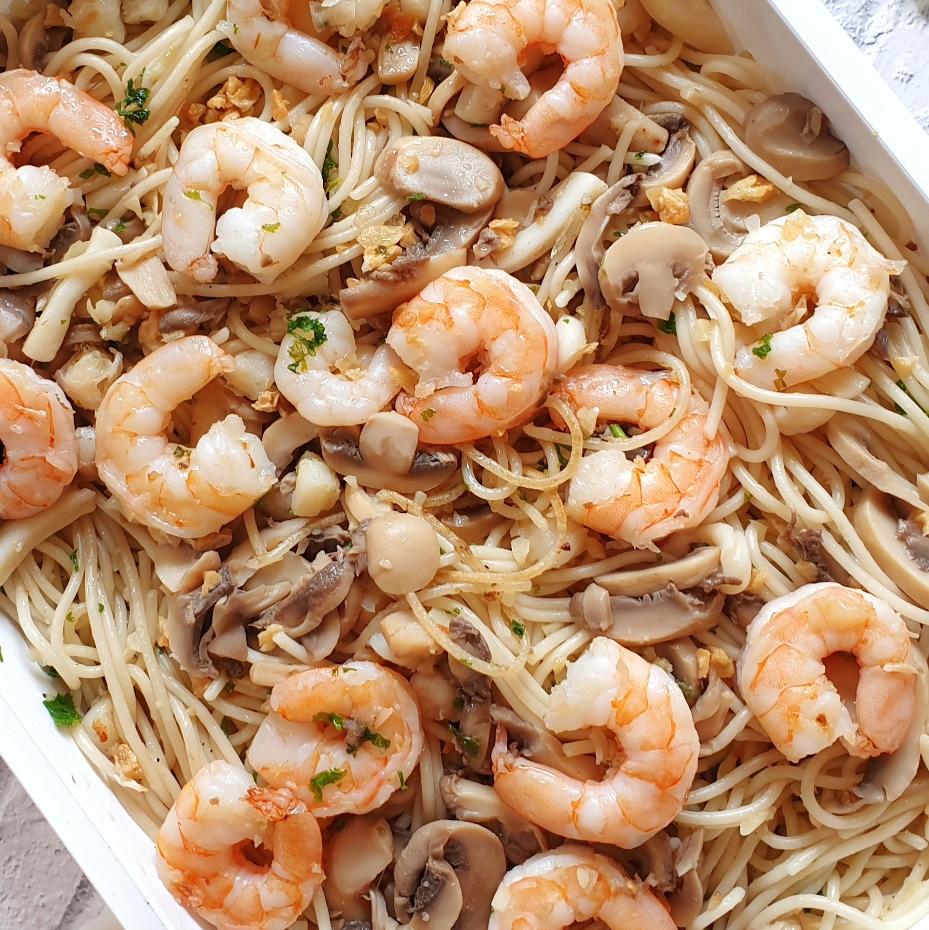 Seafood Pasta w/ Garlic Oil FoodTray2Go