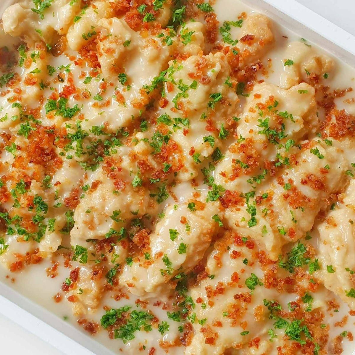 Baked Fish Fillet w/ White Sauce and Bacon